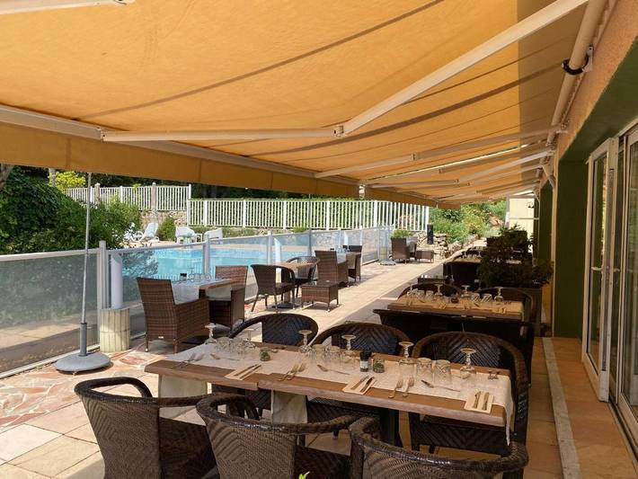 Hôtel pour 2 personnes, avec piscine et jardin, adapté aux familles à Le Thoronet - 2