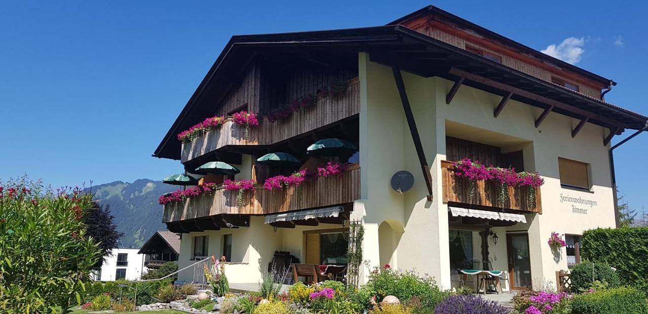 Gästehaus Schoeneweiß in Ehrwald, Alpes d'Ammergau (Autriche)