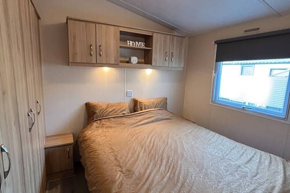 Family friendly chalet near the beach on 5* vacation park De Kuilart in Koudum in Ijsselmeer