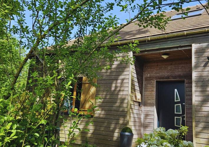 Gîte pour 9 personnes, avec vue ainsi que jardin et sauna, adapté aux familles à Bannost-Villegagnon