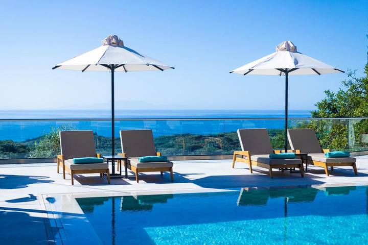 B&b per 4 persone, con Balcone e Terrazza nonché Piscina e Panorama in Parga