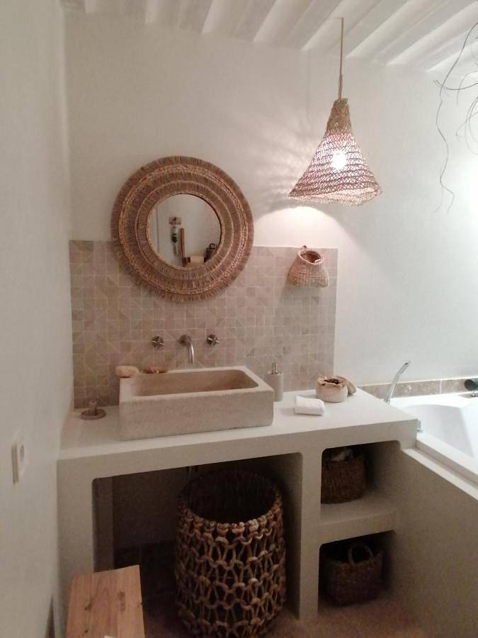 Location de vacances pour 2 personnes, avec piscine et terrasse ainsi que jardin et jacuzzi, animaux acceptés à Tourtour - 4