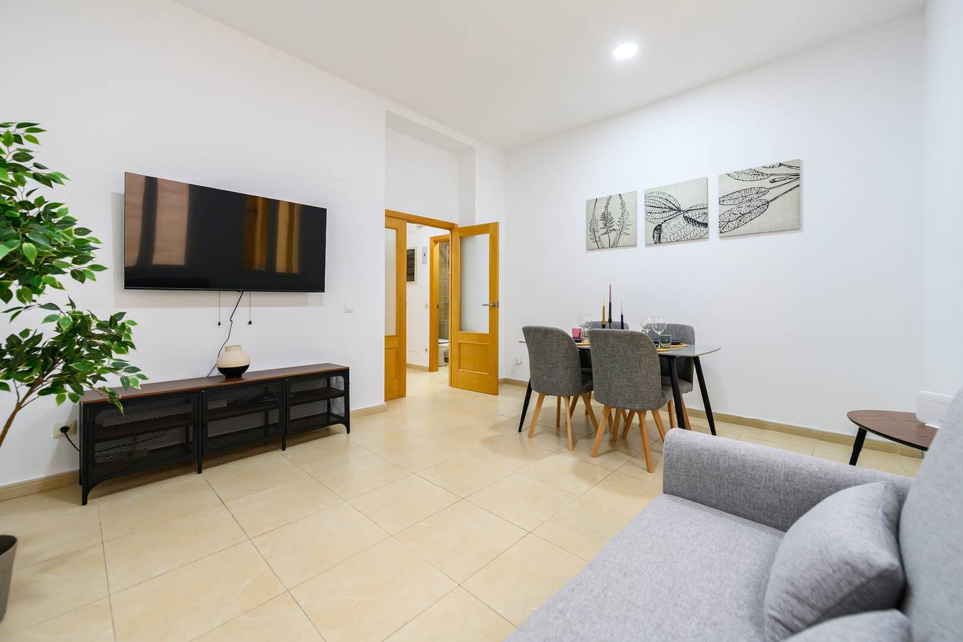 Apartamento entero, M Piso de 2 dormitorios y 3 baños en el in Centro (Madrid), Madrid