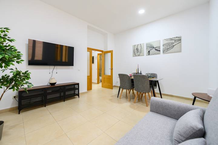 Apartamento entero, M Piso de 2 dormitorios y 3 baños en el in Centro (Madrid), Madrid
