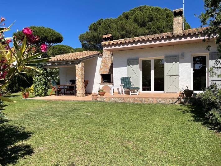 Casa de vacaciones para 4 personas, con Terraza además de Jardín y Piscina en la Costa Brava