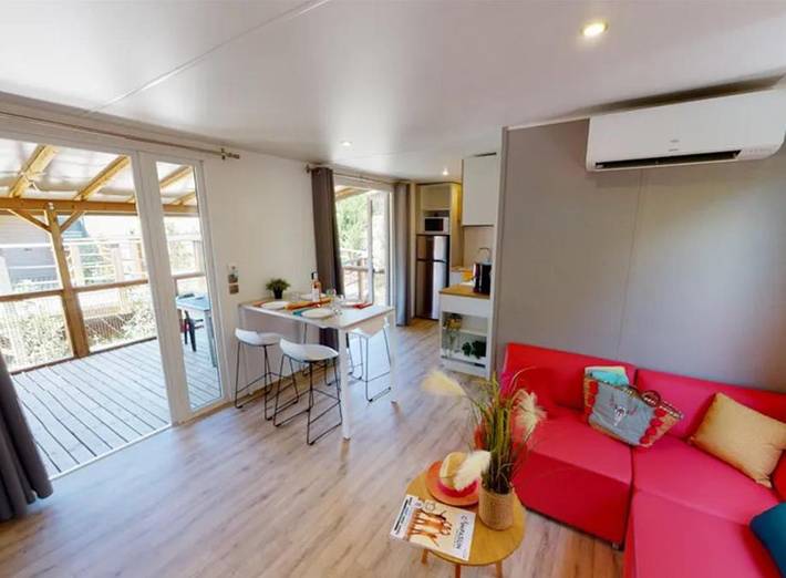 Location de vacances pour 2 personnes, avec terrasse et jacuzzi, animaux acceptés à Sannes