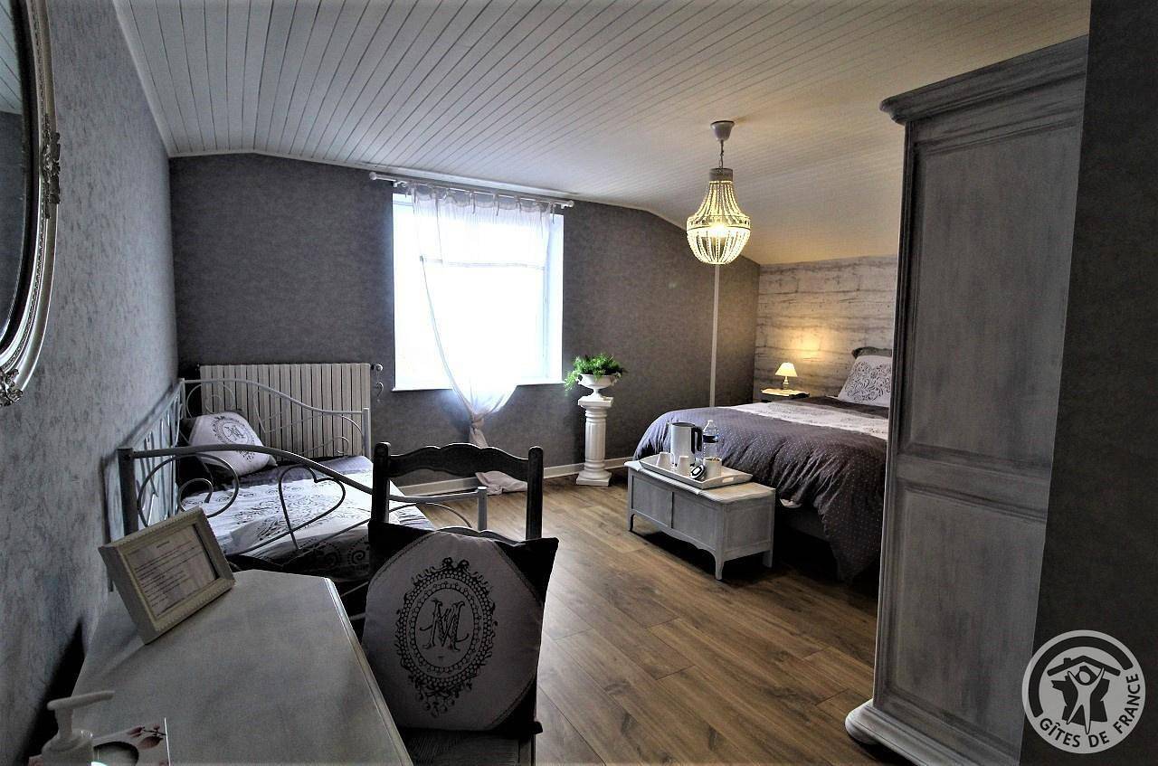 Chambres d'hôtes Au Domaine de Robert - Chambre Houilette in Fleurie, Beaujolais