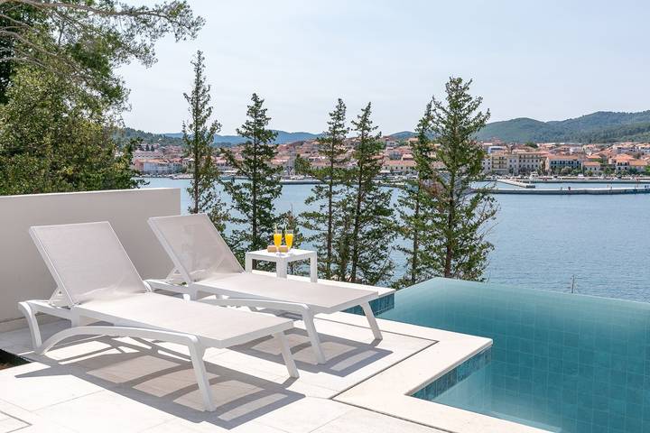 Villa für 6 Personen, mit Balkon/Terrasse und Balkon sowie Sauna und Pool auf Korcula