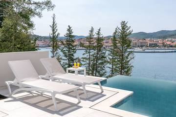 Villa für 6 Personen, mit Balkon/Terrasse und Pool sowie Sauna und Balkon auf Korcula