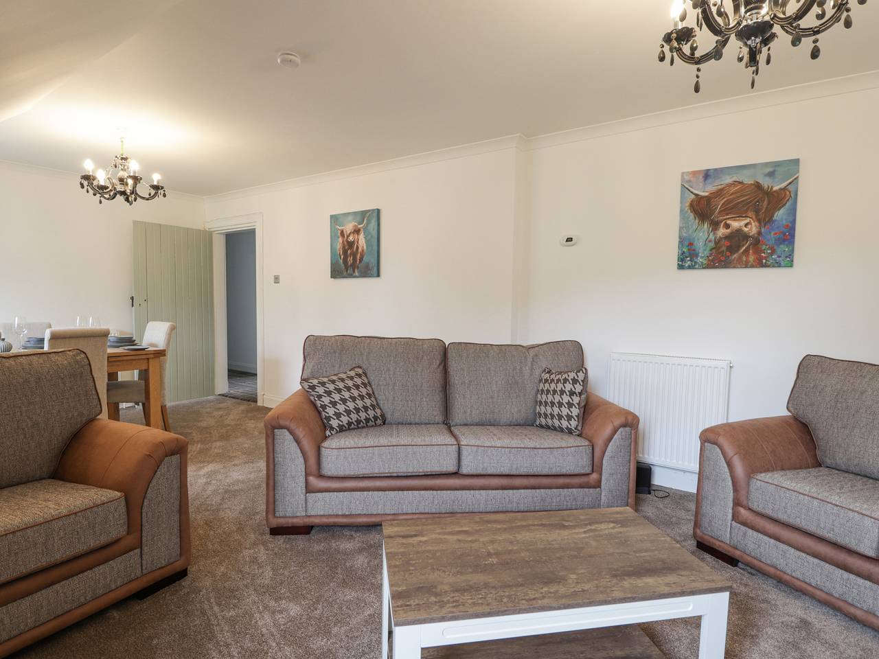 Entire apartment, Apartment in Foyers in Highlands