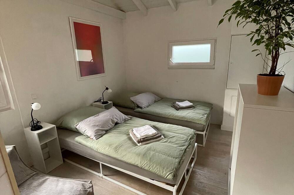 Seebungalow-Traar: Mit Steg, Hot Tub & Kamin in Krefeld, Niederrhein