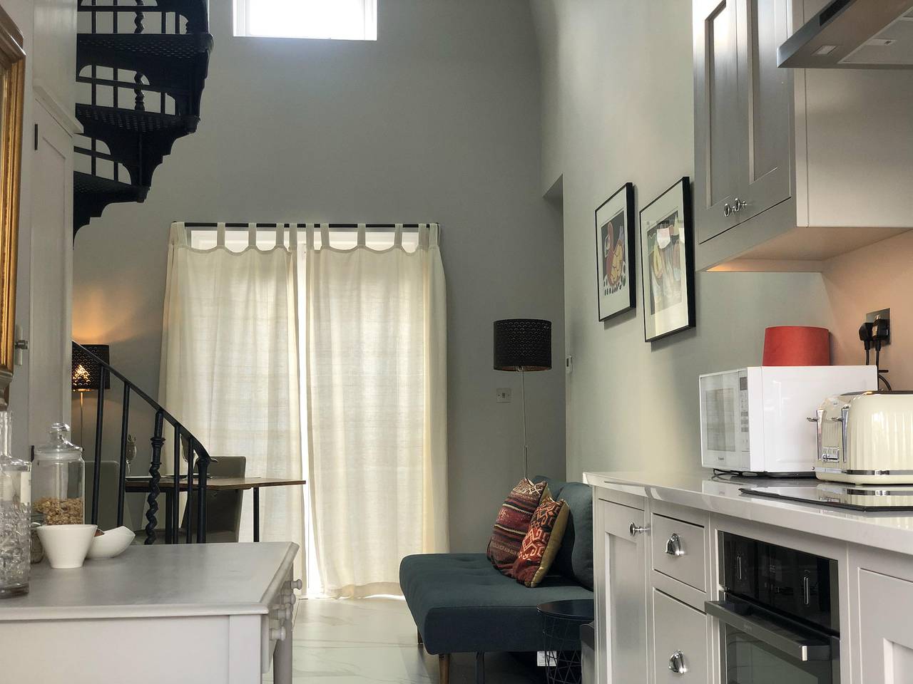 Entire vacation apartment, Wimbledon - Apartment - Sleeps 2 -Private Entrance in Wandsworth, London