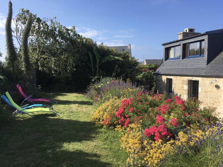 Gîte pour 5 personnes, avec terrasse et jardin à Kerlouan - 2