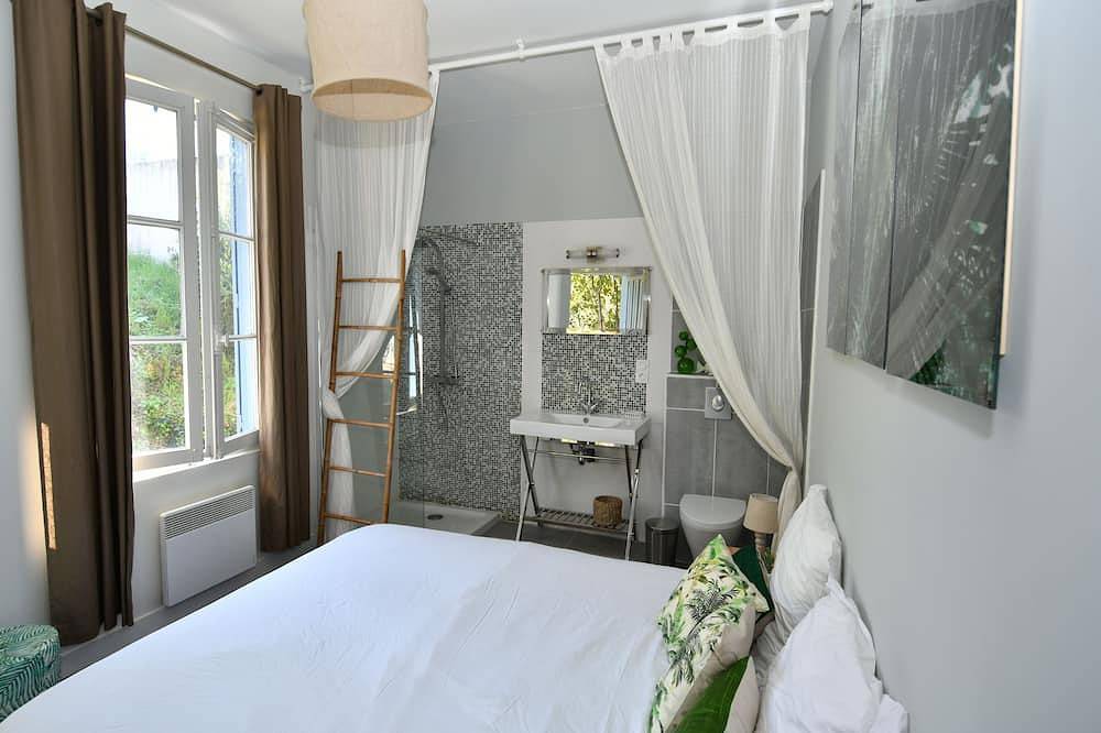 Villa dans Parc de Royan, 15 pers. - 200m plage - 400m des commerces/de la gare. in Royan, Côte de Beauté