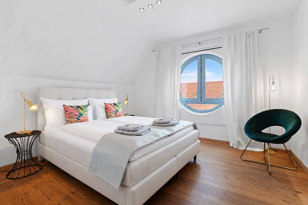 Ganze Wohnung, Luxury Penthouse for 8/Center/Parking/Therme 8 min/Airport 15 min in Erding, Oberbayern