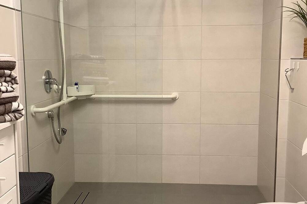 Ganze Wohnung, Ferienwohnung Thönnes - 2-Bett-Ferienwohnung Dusche/Wc, 1 Schlafraum in Oberstadtfeld, Vulkaneifel