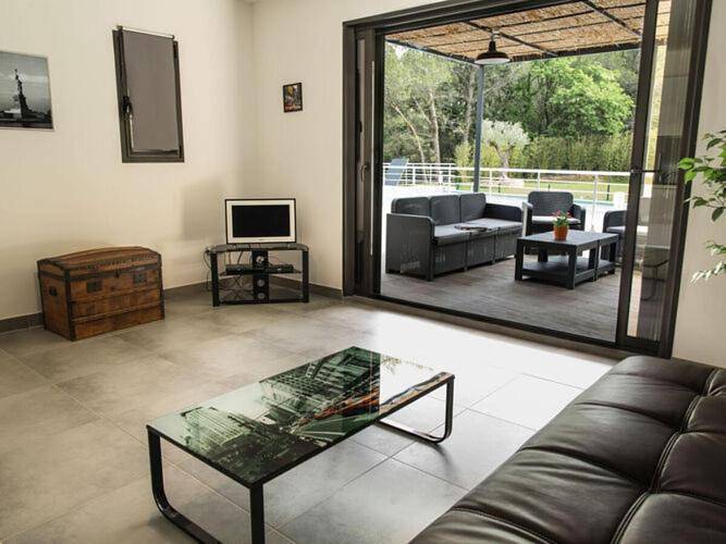 Gîte pour 14 personnes, avec jardin ainsi que balcon et piscine à Saint-Geniès-de-Comolas