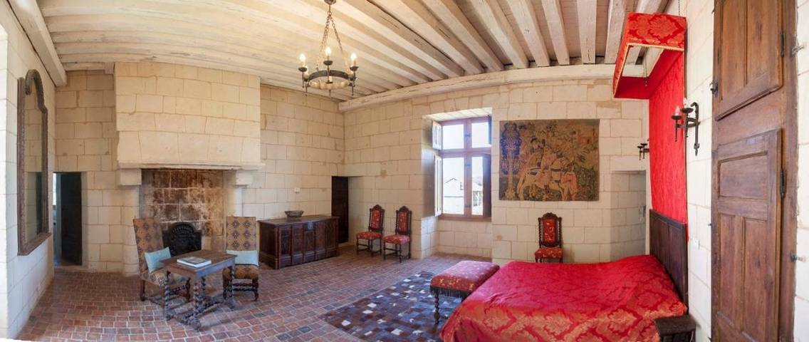 Location de vacances pour 2 personnes, avec vue sur le lac ainsi que jardin et vue à Thilouze - 3