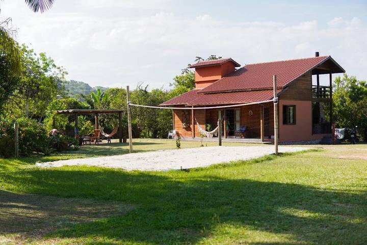 Casas e apartamentos de temporada para 8 pessoas, com vista e jardim, com animais de estimação em Garopaba