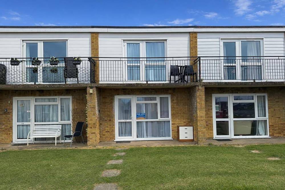 8 berth chalet to hire in Hemsby near Hemsby beach in Hemsby, Great Yarmouth