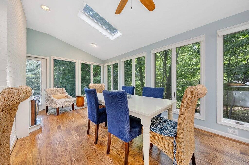 Lake Pleasant - Lakefront, Private Dock, Game room in Smith Mountain Lake