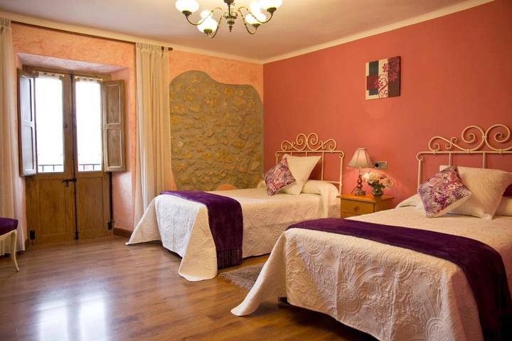 Casa de vacaciones para 12 personas, con vistas además de jardín y piscina, Familias con niños en Tierra Estella - 2