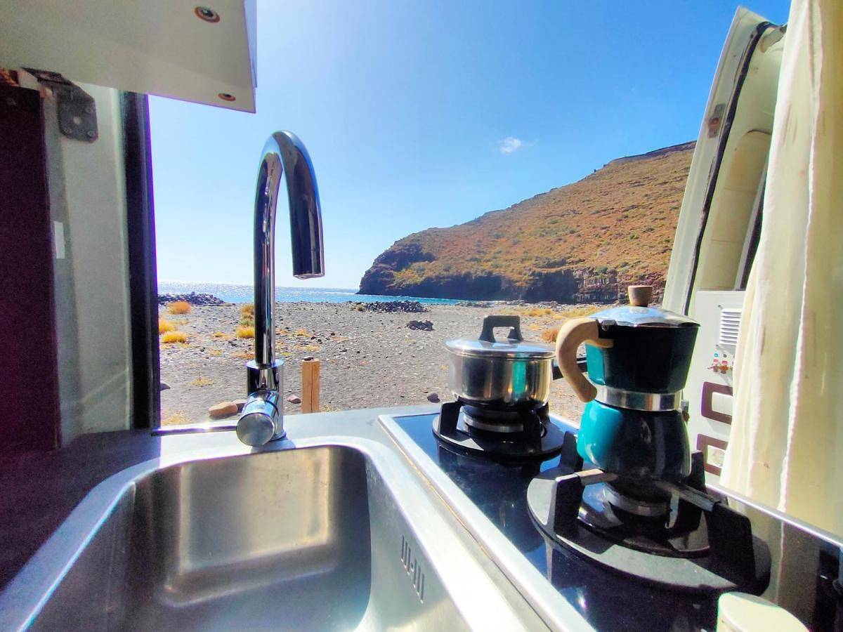 Furgoneta Camper La Gomera 1 in Playa de La Cueva (San Sebastián de la Gomera), La Gomera