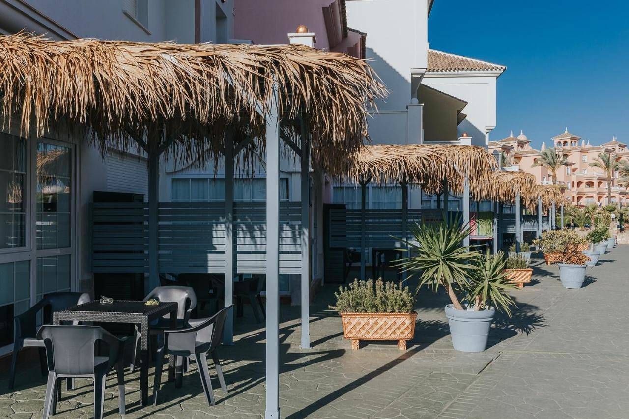 Ganze Wohnung, Ferienwohnung für 10 Personen mit Terrasse in Matalascañas, Almonte