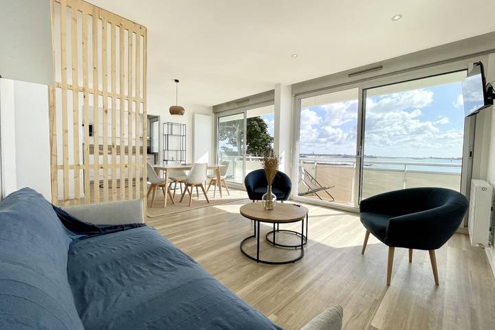 Entire studio, Lovely T1 d architecte de standing Vue mer 360 in Larmor-Plage, Côte des Mégalithes