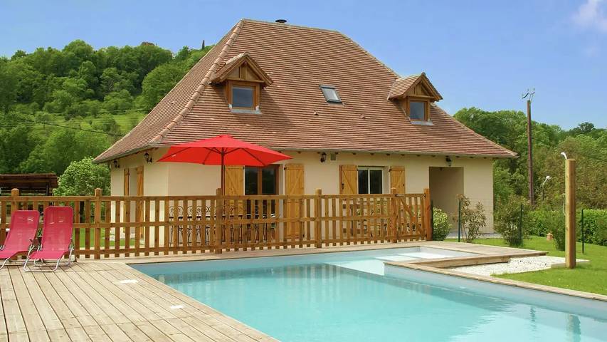 Maison de vacances pour 13 personnes, avec piscine et jardin à Loubressac