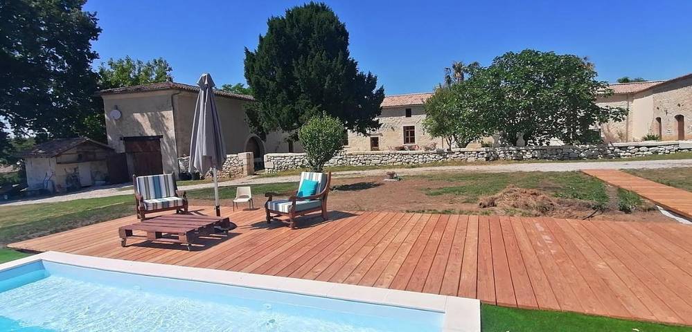 Location de vacances pour 10 personnes, avec vue ainsi que jardin et piscine à Guillac (Gironde) - 2