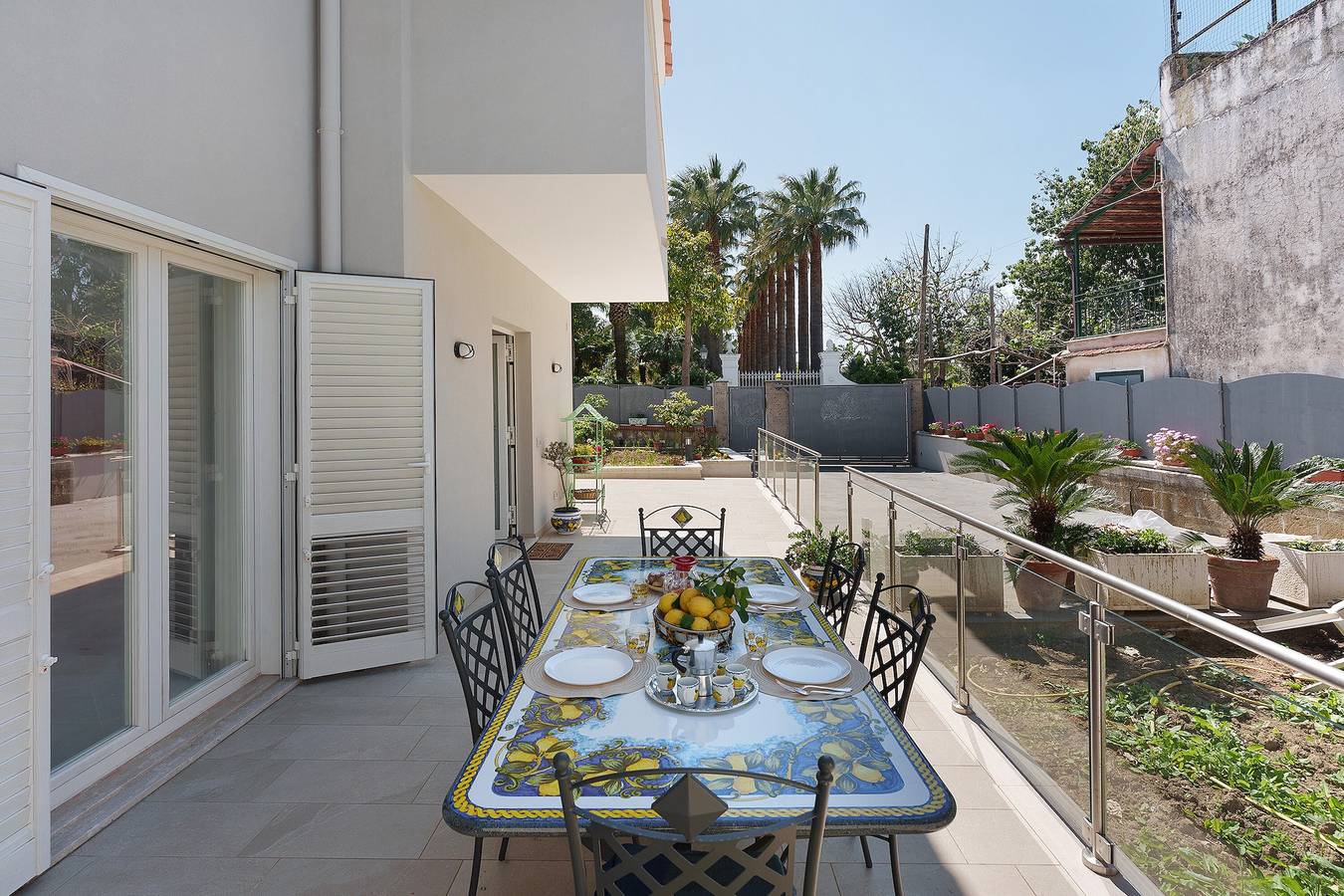 Ganze Wohnung, Villa Cappuccini – Untere Wohnung mit gemeinsamer Terrasse, Wlan und Klimaanlage in Sant'Agnello, Neapel Provinz