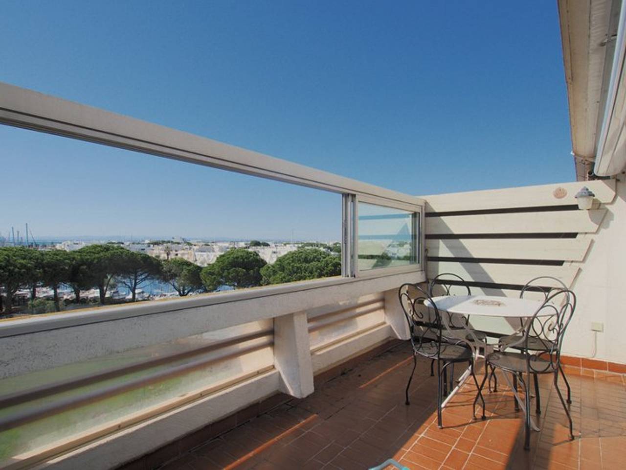 Studio entier, Studio charmant, terrasse, parking - 4 pers. in Port Camargue, Le Grau-du-Roi