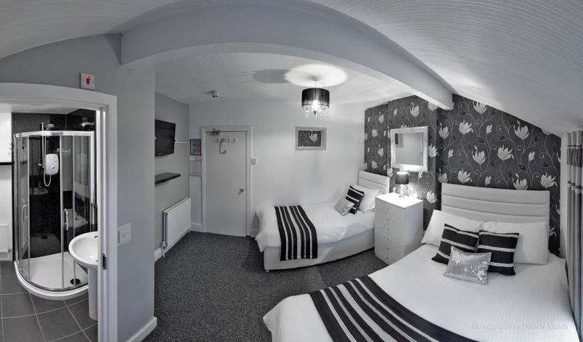 Bed and breakfast for 4 people, with view in Blackpool