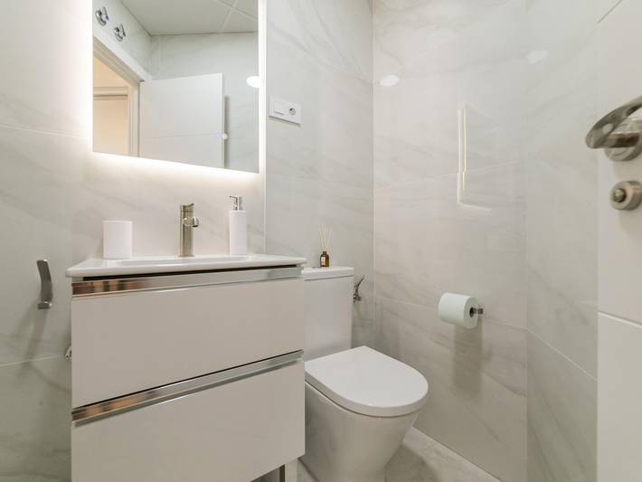 Apartamento vacacional entero, Aurora Stays by Charming IV, Apartamento para 4, parking gratis in Madrid, Área Metropolitana de Madrid