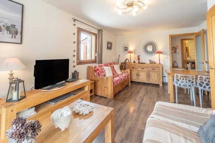 Apartamento entero, Apartamento «Le Madres» con vistas al lago y terraza privada in Les Angles, Parque Natural Regional de los Pirineos Catalanes