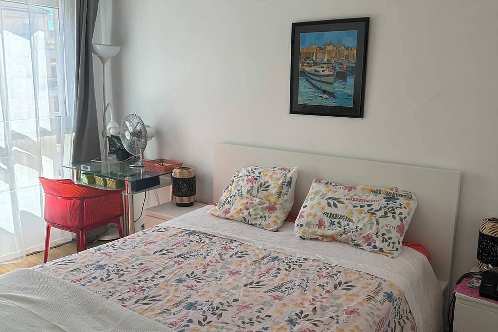 Ganze Wohnung, Apartment 50m2 3 minu de la mer 4 persons 1 bedroom 2 beds Clim Wifi Garage in Antibes, Cannes und Umgebung