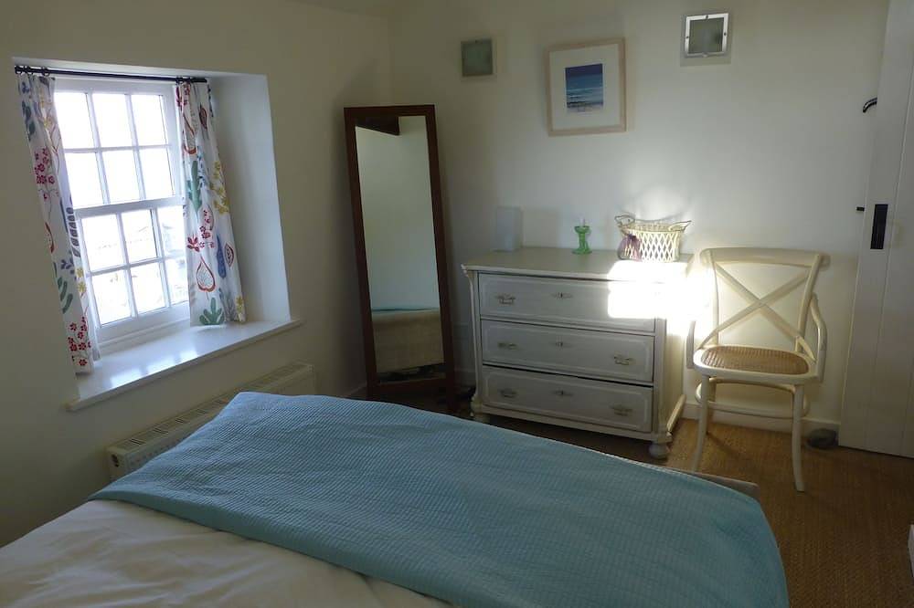 Beautiful Renovated Fisherman's Cottage With Stunning Sea Views in Sennen, Cornwall