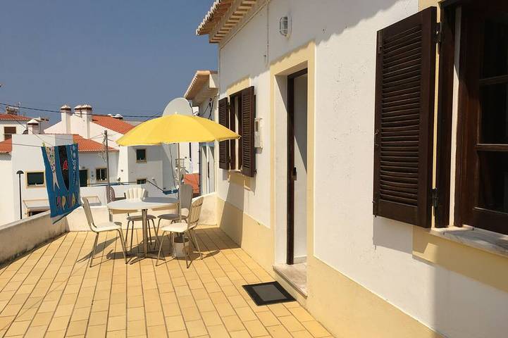 Ferienhaus für 4 Personen, mit Terrasse in Bordeira
