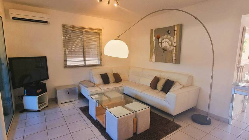 Gîte pour 4 personnes, avec piscine, adapté aux familles à Lecci - 3