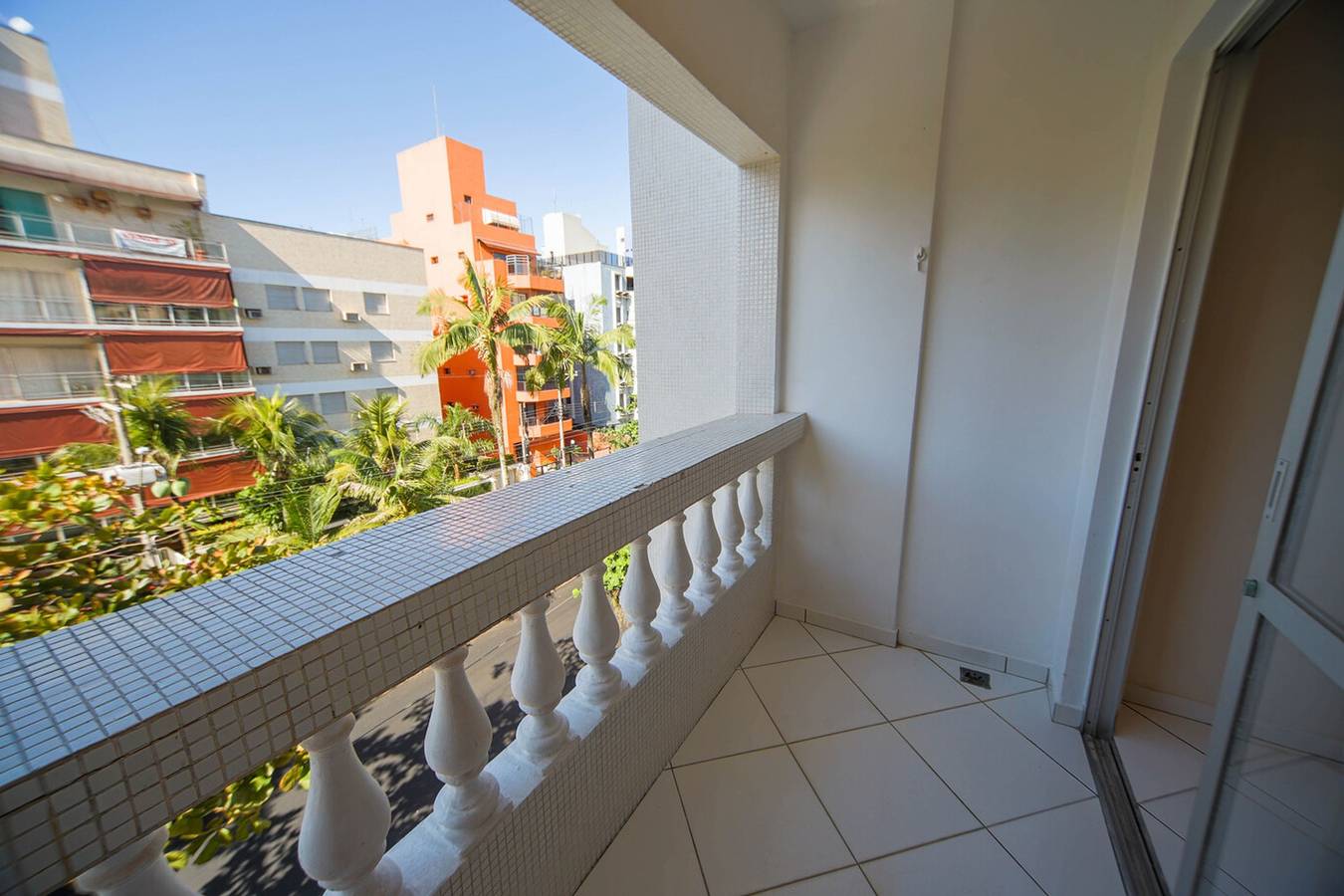 Entire apartment, Apto com Wi-Fi, ar-condicionado e vaga de garagem in Praia da Enseada (Guarujá), Baixada Santista