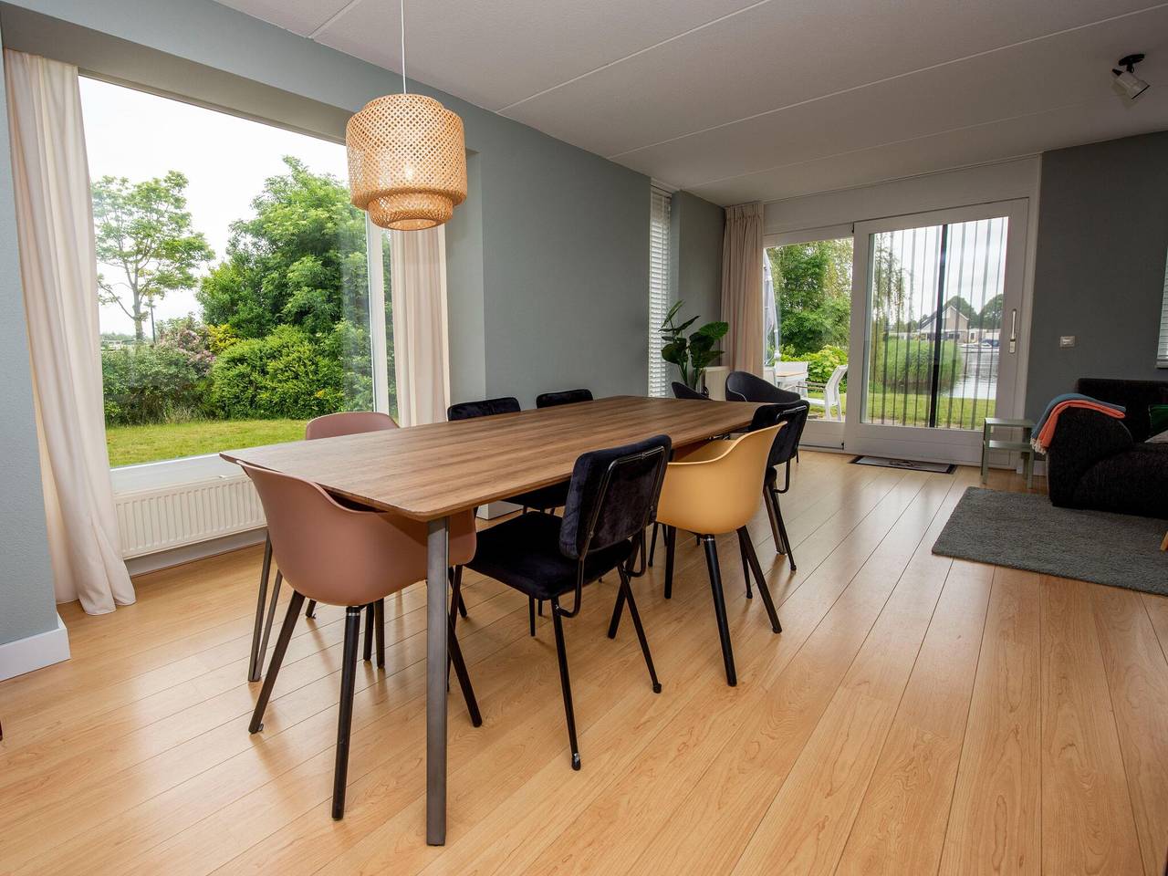 Urlaubsflucht mit privatem Anlegesteg in Friesland