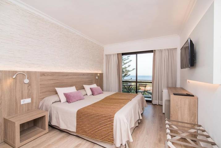 Hotel für 2 Personen, mit Balkon und Terrasse sowie Garten und Pool in Font de sa Cala - 3