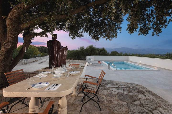 Villa for 7 people, with Balcony/Terrace and Terrace as well as Pool in Brac