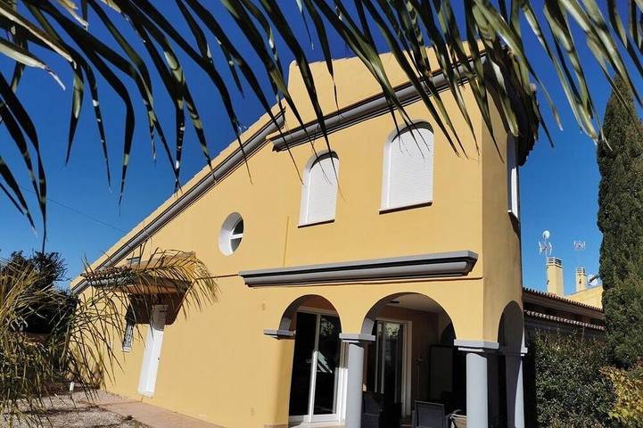 Maison de vacances pour 6 personnes, avec jardin ainsi que balcon et piscine, animaux acceptés à Peñíscola