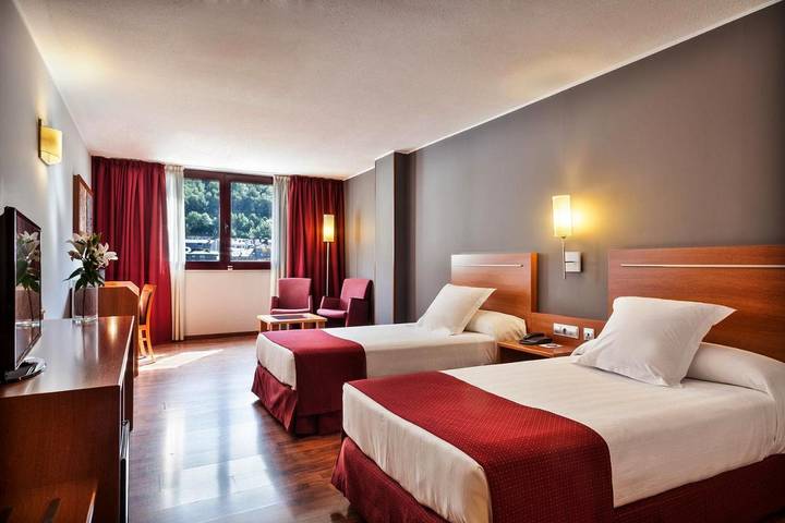 Hôtel pour 10 personnes, avec sauna et terrasse, animaux acceptés à Andorre-la-Vieille - 3