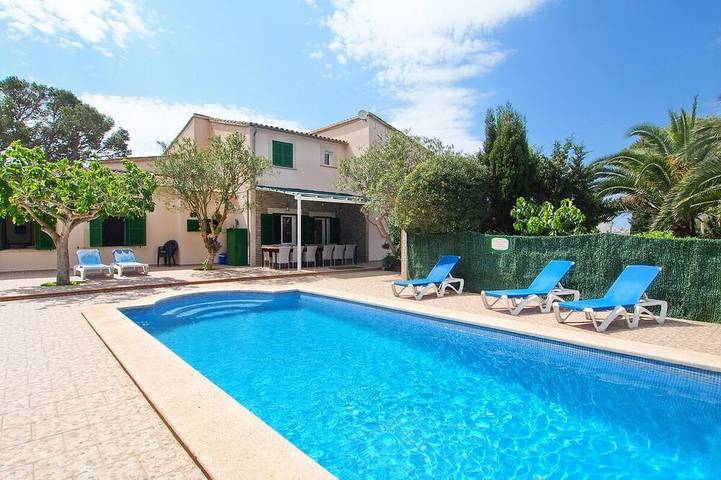 Ferienhaus für 15 Personen, mit Garten