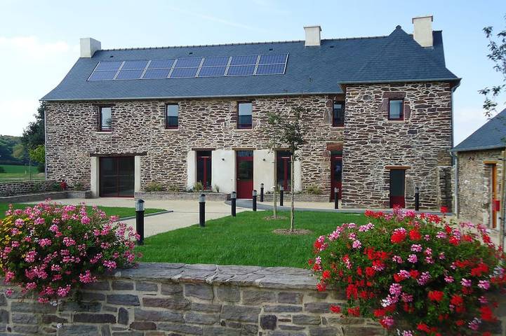 Location de vacances pour 15 personnes, avec jardin et terrasse à Talensac