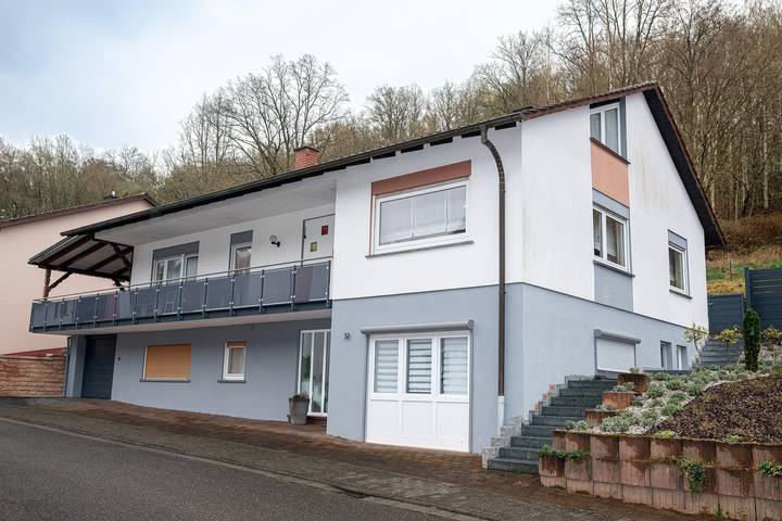 Ferienwohnung für 4 Personen, mit Balkon und Terrasse sowie Garten