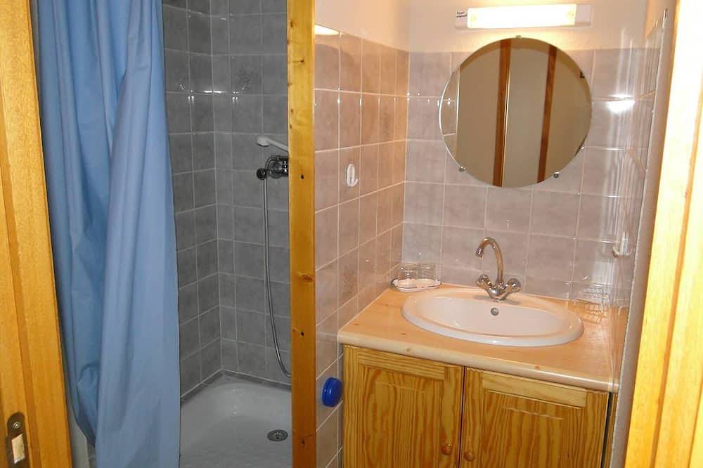 Entire apartment, Metabief - Beausoleil - Front des Pistes Apartment 6 People - Appa Bfp 105C in Mouthe-Lac et Mont d’Or, Doubs
